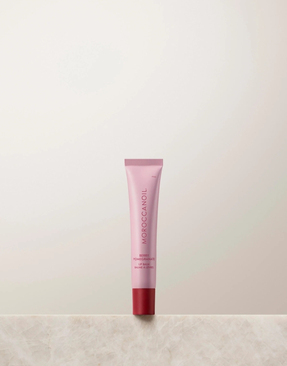Moroccanoil Berry Pomegranate Lip Balm 15g  – nawilżający balsam do ust z olejkiem arganowym