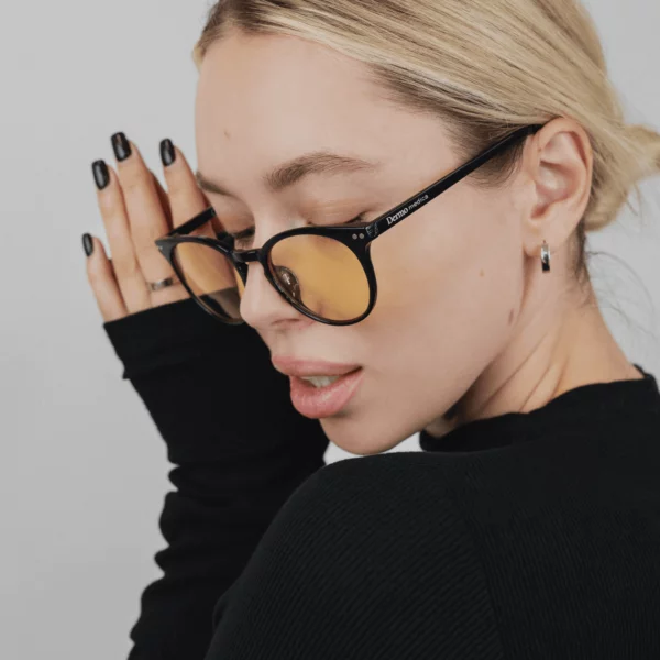 Dermomedica Yellow Challenge – okulary z filtrem światła niebieskiego HEV i ochroną UV