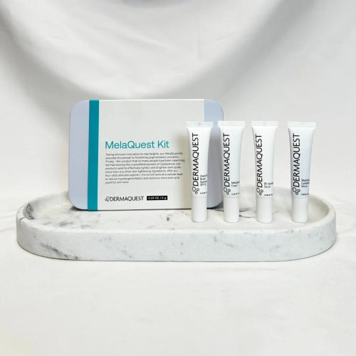 DermaQuest MelaQuest Kit – zestaw przeciw przebarwieniom z cysteaminą i SPF 30, 4 × 8 g