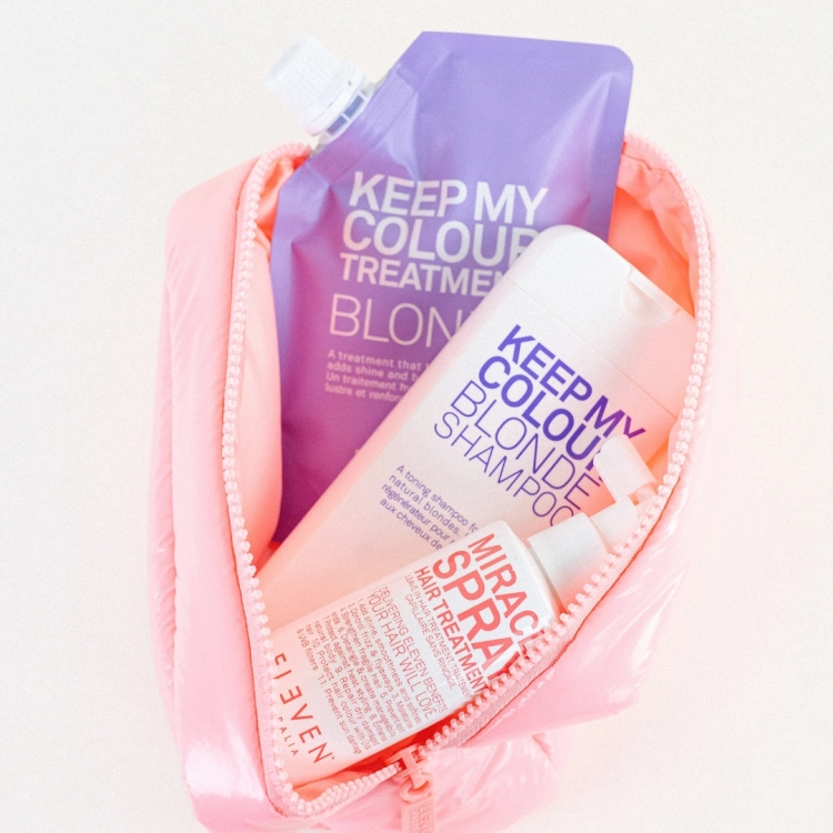 ELEVEN Australia Cloud Holiday Blonde Trio – zestaw do włosów blond neutralizujący żółte tony 300 ml + 300 ml + 125 ml z kosmetyczką Cloud Bag