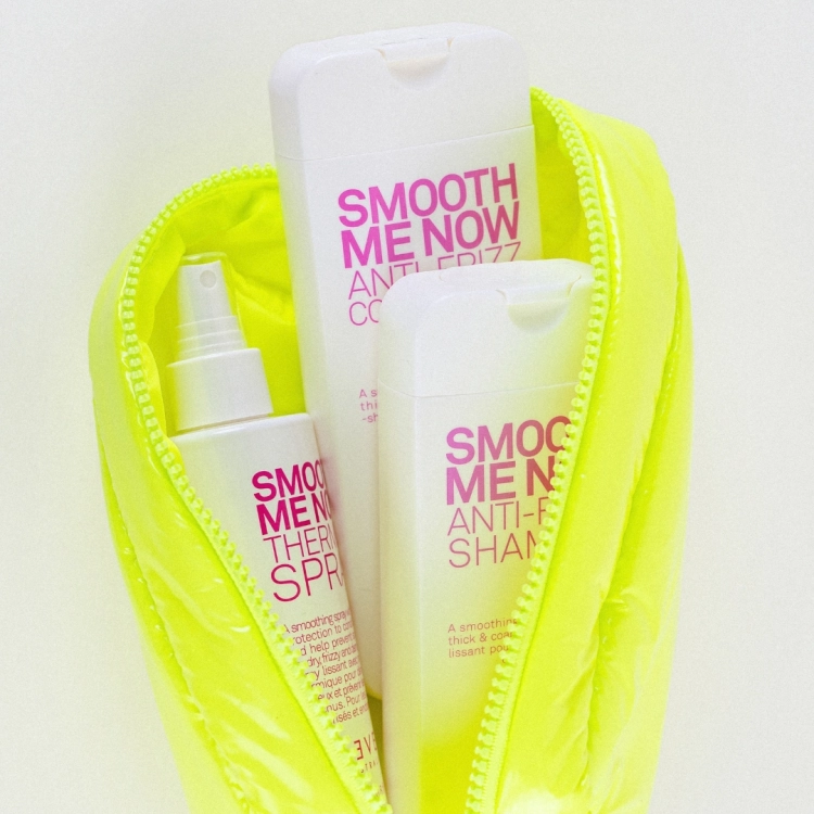 ELEVEN Australia Cloud Holiday Smooth Trio – zestaw wygładzający do włosów puszących się i niesfornych 300 ml + 300 ml + 200 ml z kosmetyczką Cloud Bag
